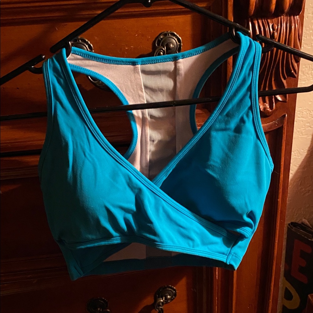 Nvgtn sports bra